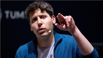 Sam Altman während einer Podiumsdiskussion an der Technischen Universität München.