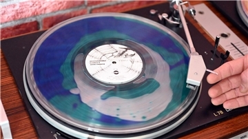 Sammler, Fans und Künstler lieben bunte Schallplatten.