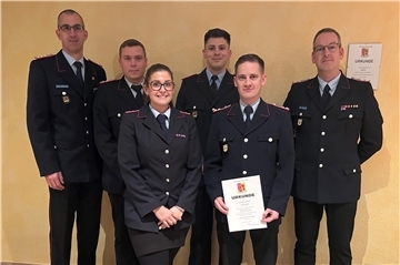 Samtgemeindebrandmeister Torben Wilshusen, stellv. Samtgemeindebrandmeister Sascha Ortmann, Samtgemeindejugendwartin Lina Kuschel, stellv. Samtgemeindeausbildungsleiter René Nordwig, stellv. Samtgemeindepressesprecher Christian Müller und stellv. Samtgemeindebrandmeister Dirk Otjen (von links).