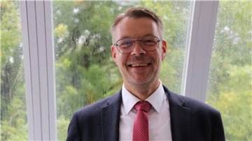 Das Foto zeigt Henning Fricke. 