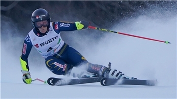 Sara Hector fährt in Kranjska Gora zum Sieg.