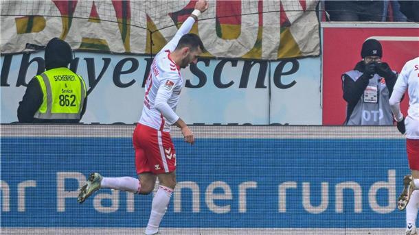 Sargis Adamyan schockt den Hamburger SV früh.