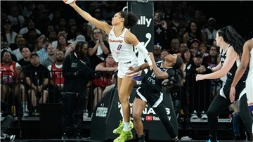Satou Sabally (in weiß) verliert auch das zweite Spiel der Finalserie