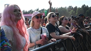 Die große Festivalfrage: Wer ist der Headliner der Herzen? (Video) Schauen Sie rein in unsere Videoumfrage direkt vom Hurricane-Gelände.