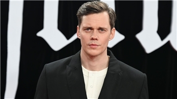 Schauspieler Bill Skarsgård bei der Premiere des Films „Nosferatu - Der Untote“ im Dezember in Berlin. (Archivbild)