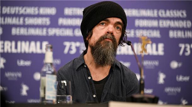 Viele Stars in Trailer zu neuem „Tribute von Panem“-Film Schauspieler Peter Dinklage übernimmt im Film eine Rolle als Bösewicht.