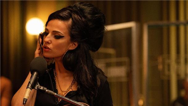 Schauspielerin Marisa Abela als Amy Winehouse.