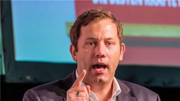 SPD verteidigt Vorstoß gegen das Ehegattensplitting Schlägt statt der Einsparungen beim Elterngeld die Abschaffung des Ehegattensplittings für neue Ehen vor: Lars Klingbeil.