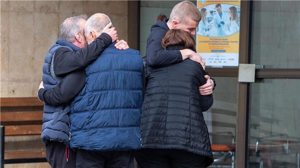 Brandopfer aus Nordmazedonien zur Behandlung im Ausland Schock und Trauer in Nordmazedonien nach der verheerenden Brandkatastrophe in der Diskothek in Kocani mit 59 Toten.
