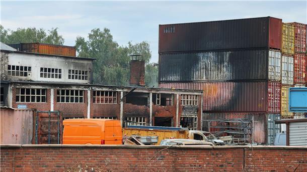 Löscheinsatz nach Großbrand Hamburger Hafen fast beendet Schon bald dürften endlich alle Container auf dem Gelände im Hamburger Hafen abgelöscht sein.