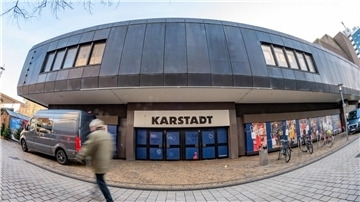 Schon bald geht es los mit dem Abriss: die Tage des ehemaligen Karstadt-Gebäudes in der Innenstadt sind gezählt.