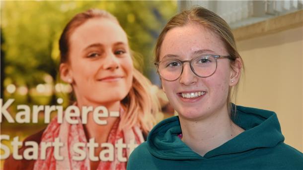 Was künftige Azubis fürs Berufsleben mitbringen sollten Schülerin Janna Dieckmann zieht es zum Handwerk. Sie möchte nicht den ganzen Tag auf den PC schauen.