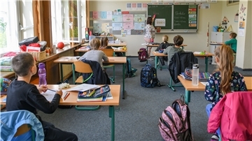 Schule ist nicht nur ein Lernort für Deutsch und Mathe – auch soziale Kompetenzen lernen Kinder am besten im Miteinander.