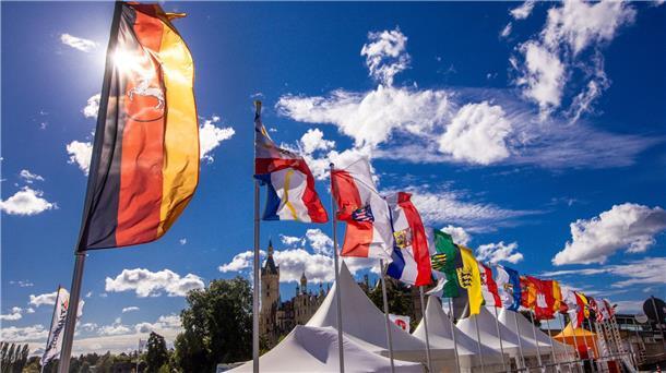 Festakt zum Tag der Deutschen Einheit in Schwerin Schwerin ist bereit für die zentralen Feierlichkeiten zum Tag der Deutschen Einheit.