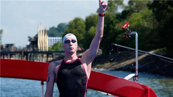 Zweites Mal Gold dank spezieller Vorbereitung Schwimmer Florian Wellbrock freut sich über seinen Sieg.