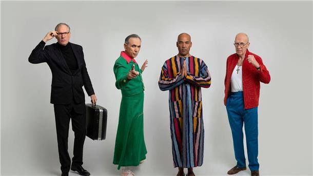 Sean Read (l-r), Kevin Rowland, Mike Timothy und Jim Paterson von der britischen Band Dexys.