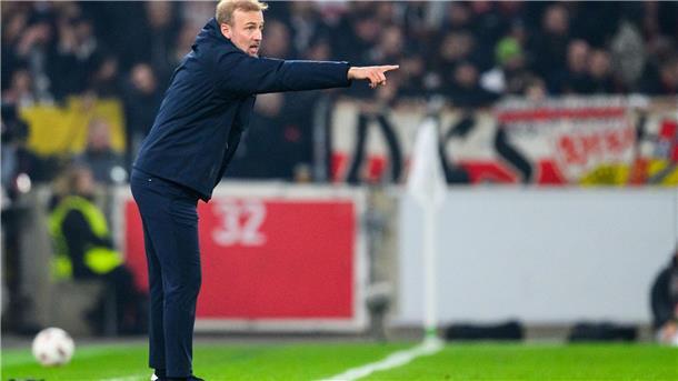 Dank El Khannouss und Undav - VfB siegt spät gegen Feyenoord Sebastian Hoeneß versuchte seine Elf zu dirigieren.