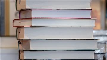 Sechs Autorinnen und Autoren können auf den Deutschen Buchpreis hoffen.