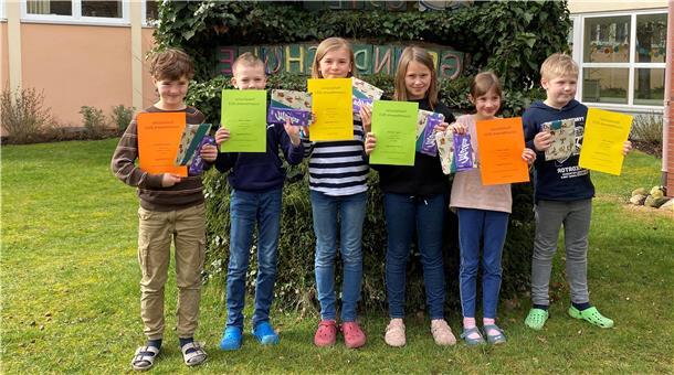 Sechs Kinder werden die Oste-Grundschule Heeslingen beim Kreisentscheid vertreten. Sie haben beim Vorlesen auf Platt besonders überzeugt.