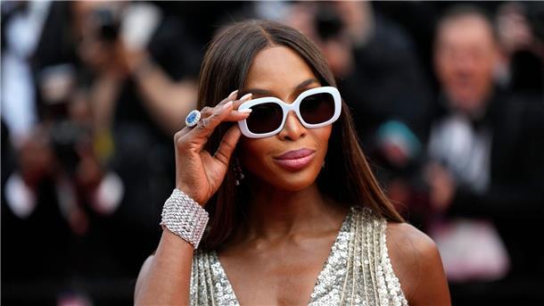 Stars und Glamour: Filmfestspiele in Cannes eröffnet Sehr cool: Model Naomi Campbell.