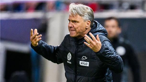 Sein Team verspielte eine 2:0-Führung: Elversbergs Coach Horst Steffen.