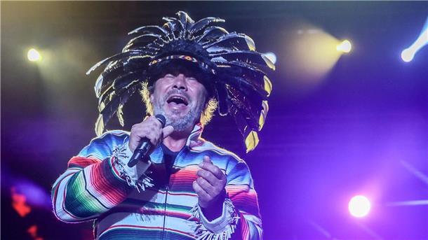Diese Legenden stehen 2025 auf deutschen Bühnen Seine Auftritte sind einfach ein Spaß: Sänger Jason „Jay“ Kay von Jamiroquai. (Archivbild)