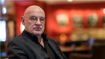 Seine Karriere begann Christian Redl am Theater.