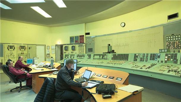 Seinen Job in einem rumänischen Wärmekraftwerk schmeißt Ewald (Georg Friedrich) kurzerhand hin.