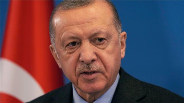 Seit 2014 türkischer Präsident und hat seit der Einführung eines Präsidialsystems 2018 so viel Macht wie nie zuvor: Recep Tayyip Erdogan.