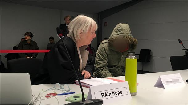 Mann und seine Anwältin.