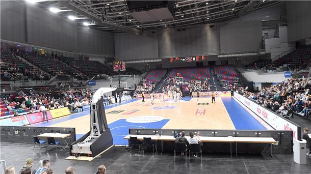 Seit dem Abstieg in die Zweite Basketball-Bundesliga haben die Eisbären Bremerhaven zweimal in der ÖVB-Arena in Bremen gespielt. Als Erstligist waren die Eisbären dreimal pro Saison nach Bremen umgezogen.