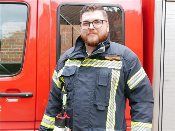 Seit einem Jahr leitet Jan Lemke, der ausgebildeter Atemschutzträger ist, die Geschicke der Steinfelder Feuerwehr