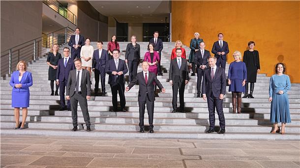Ein Jahr Ampel: Aufbruch in andauerndem Krisenmodus Seit einem Jahr regieren SPD, Grüne und FDP. Die Bilanz der Bundesregierung fällt auch angesichts vieler Krisen durchwachsen aus.