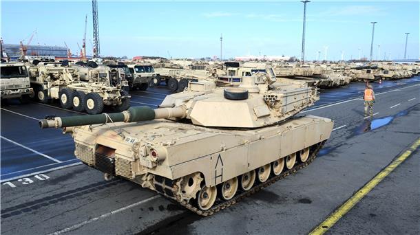 Seit Jahren übt die US-Armee bereits die Verlegung von Kampftruppen nach Osteuropa – häufig über Bremerhaven.