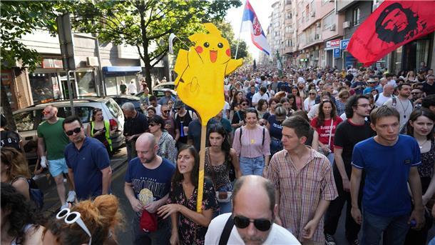 Proteste gegen Regierung und Polizeigewalt in Serbien Seit Monaten gibt es in Serbien Proteste.