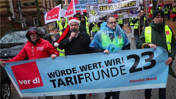 Seit Monaten kommt es im Einzelhandel immer wieder zu Warnstreiks.