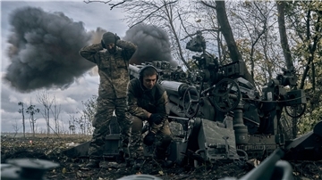 Seit nunmehr acht Monaten stellt sich die Ukraine dem russischen Militär entgegen - wobei die Kreml-Truppen nach britischer Einschätzung zunehmend hohe Risiken eingehen müssen. (Archivbild)
