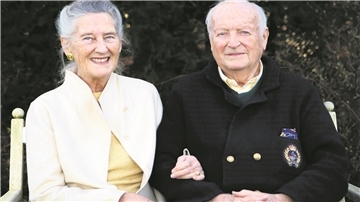 Seit sich Professor Dr. Thomas Rogge aus dem Geschäftsleben zurückgezogen hat, lebt er mit seiner Frau Margaretha in Bad Bederkesa.