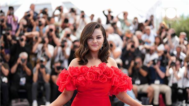 Die Kinostarts der Woche Selena Gomez bei der Premiere von „Emilia Pérez“.