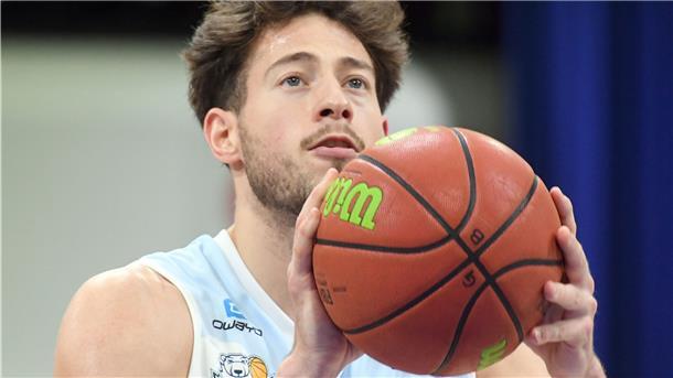Sid-Marlon Theis bleibt den Eisbären erhalten, wenn der Aufstieg in die BBL klappt.