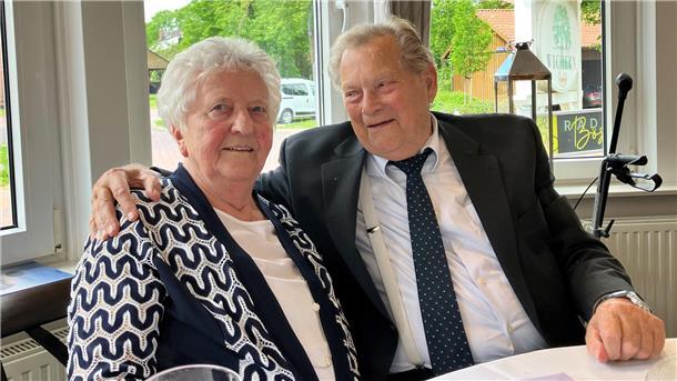 Ehrentanz führt Gesine und Hermann Claussen zusammen - 65 Jahre Eheglück  Gesine und Hermann Claussen