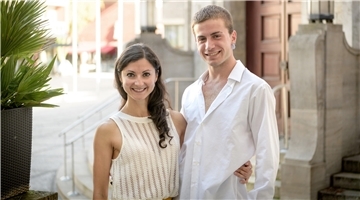 Lucia Giarratana Arturo Lamolda Mir atmen erst seit ein paar Tagen salzige Nordseeluft und freuen sich voller Spannung auf ihre erste Spielzeit als neue Mitglieder der Ballettcompagnie von Alfonso Palencia am Stadttheater Bremerhaven.
