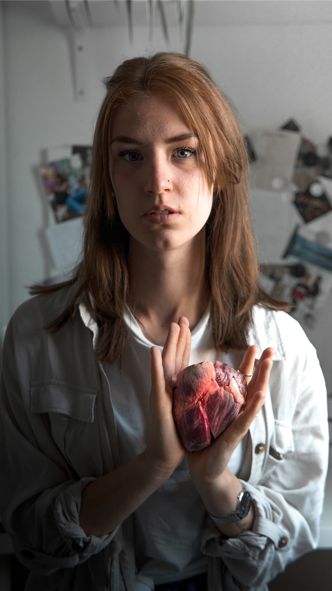 Sie gibt dem Projekt ihrer Schwester Pheline ein Gesicht: Charlotte Hanke hat eine lange nicht entdeckte Herzkrankheit. Noch mehr Frauen sollen sich ein Herz fassen und sich an der Aufklärungskampagne „Herzbeben“ beteiligen.