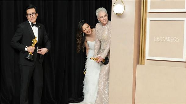 Sie haben einen Oscar gewonnen: Ke Huy Quan (l-r),  Michelle Yeoh und Jamie Lee Curtis.