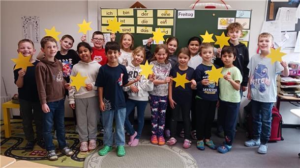Wunschsterne-Aktion in Zeven: Damit der Gabentisch nicht leer bleibt Zweitklässler der Grundschule Klenkendorfer Mühle in Brillit.