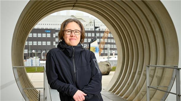 Bremerhavenerin beobachtet Eisberge der Antarktis Sie hat für das Alfred-Wegener-Institut die Eissituation an der Neumayer-Station in der Antarktis im Blick: Dr. Christine Wesche.
