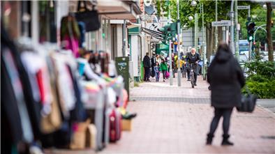 Sie ist die wohl bunteste Meile der Stadt: Die Hafenstraße als „Hauptschlagader“ pulsiert – und polarisiert, zwischen Kulturen-Mix, Leerständen und viel Müll.