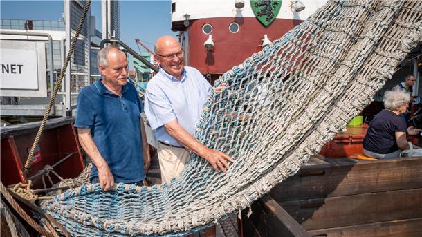 Karl-Heinz Kaule (links) und Jürgen Kuthning haben die Hochseefischerei erlebt.