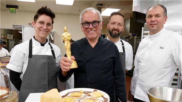 Wolfgang Puck seit 30 Jahren Oscar-Koch Sie kochen für die Stars: Wolfgang Puck und sein Team.