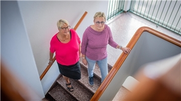 Zwei Senioren, die ein Wohnprojekt starten wollen